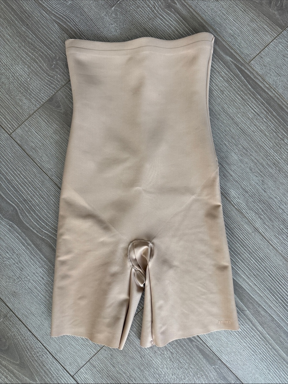 SKIMS Core Sculpt High Waisted Short in Light Nude Clay - M